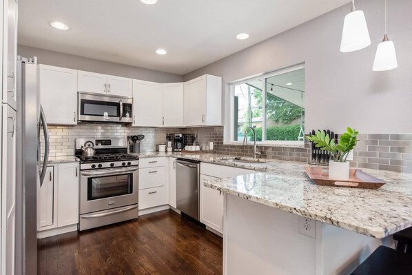 Fridge, microwave, oven, stovetop
