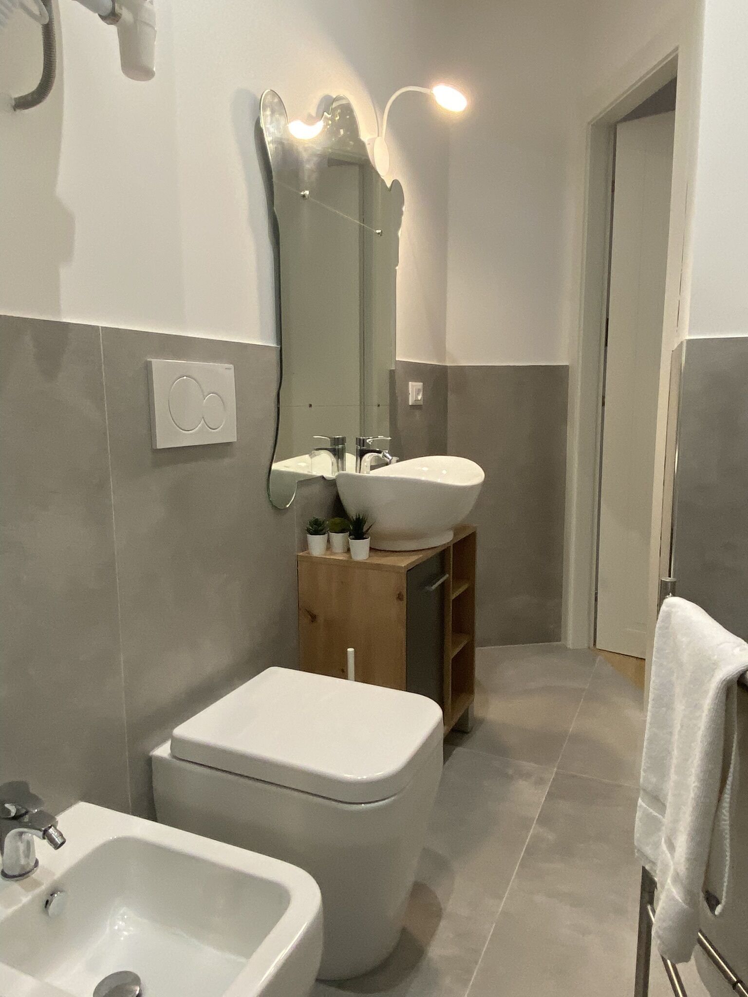 Familienapartment | Badezimmer | Dusche, Haartrockner, Bidet, Handtücher