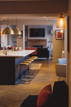 Interior - Luxury House Sleeps 14 With Secret Bar Near Bath (Warminster)