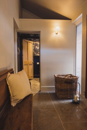 Interior - Luxury House Sleeps 14 With Secret Bar Near Bath (Warminster)