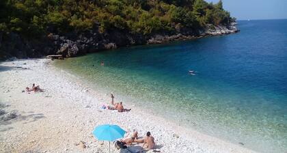 Your Mediterranean villa with large garden and private parking space - welcome!