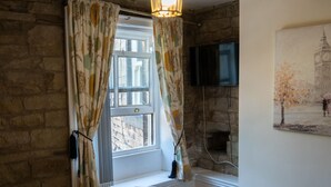 Unclassified image, 4 of 19, button - The White Horse Inn (Holmfirth)