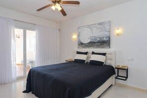 5 bedrooms, iron/ironing board, free WiFi, bed sheets