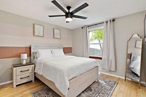 3 bedrooms, desk, iron/ironing board, free WiFi