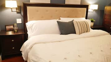 2 bedrooms, in-room safe, desk, iron/ironing board
