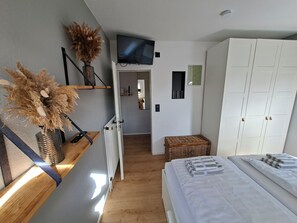 1 bedroom, travel crib, free WiFi, bed sheets