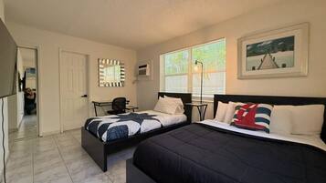 Elite Apartment | Premium bedding, desk, laptop workspace, blackout curtains