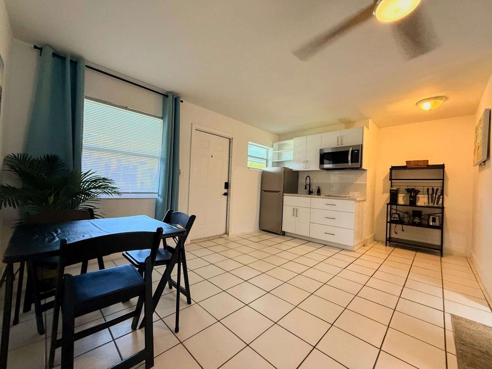 Basic Villa | Dining room