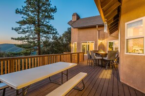 Outdoor dining - Alta Vista - Luxury Murphys Home (Murphys)
