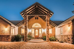 Exterior detail - Alta Vista - Luxury Murphys Home (Murphys)