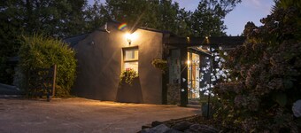 Newly Renovated, Stylish Self-catering Apartment