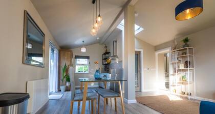 Newly Renovated, Stylish Self-catering Apartment