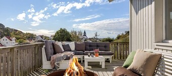 Large Family Home Near The Ocean With Big Patio