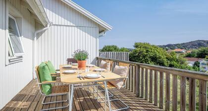 Large Family Home Near The Ocean With Big Patio