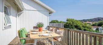 Large Family Home Near The Ocean With Big Patio