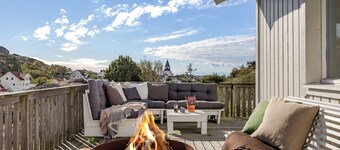 Large Family Home Near The Ocean With Big Patio