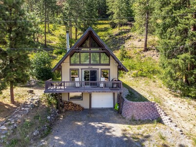 Hansel Getaway Chalet - Cabin close to Leavenworth