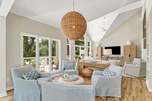 Smart-TV, bordtennis og kontorer