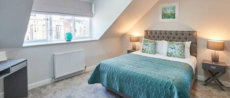 2 bedrooms, travel cot, free WiFi, bed sheets