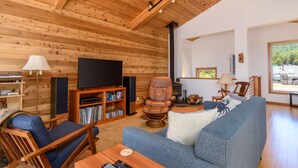 House, Multiple Beds, Hot Tub, Ocean View | Living area - Shell Beach Retreat (Sea Ranch)