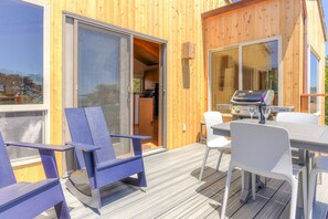 Outdoor dining - Shell Beach Retreat (Sea Ranch)