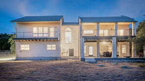 Exterior - Lavish Lake Getaway (Austin)
