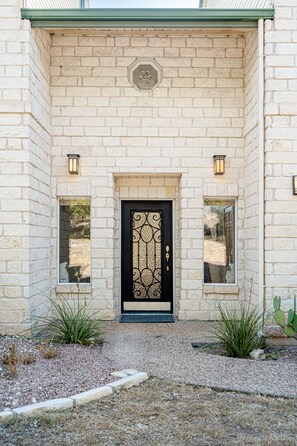 Exterior - Lavish Lake Getaway (Austin)