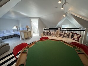 5 bedrooms, iron/ironing board, travel cot, free WiFi - Charming Victorian, Private Hot Tub (New Buffalo)