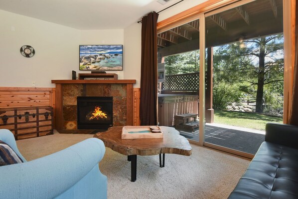 House, Multiple Beds, Hot Tub | Living room | 40-inch TV with digital channels, fireplace - Adventure Awaits (Truckee)