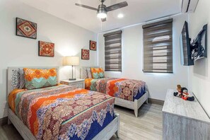 2 bedrooms, in-room safe, iron/ironing board, free WiFi