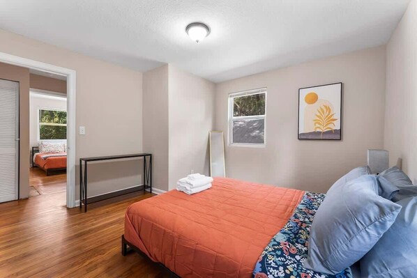 2 bedrooms, laptop workspace, free WiFi, bed sheets