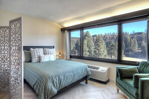 WiFi (無料)、ベッドシーツ