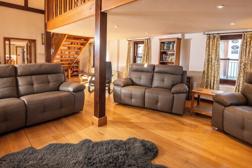 Keiras Cottage - Three Bedroom House, Sleeps 6