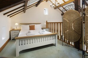 3 bedrooms, iron/ironing board, Internet, bed sheets - Keiras Cottage - Three Bedroom House, Sleeps 6 (Ambleside)