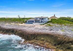 Exterior - Bella Vista - Luxurious oceanfront villa with ocean views - by Cayman Villas (East End)