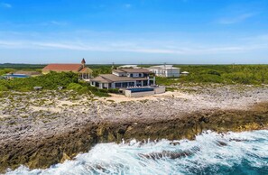 Exterior - Bella Vista - Luxurious oceanfront villa with ocean views - by Cayman Villas (East End)