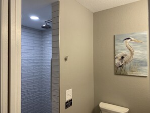 Combined shower/bathtub, hair dryer, towels, soap - Large, private, multifamily lake retreat. (Sunrise Beach)
