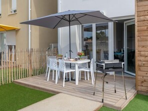 Outdoor dining - Soleil Couchant B03 by Interhome (Mimizan)