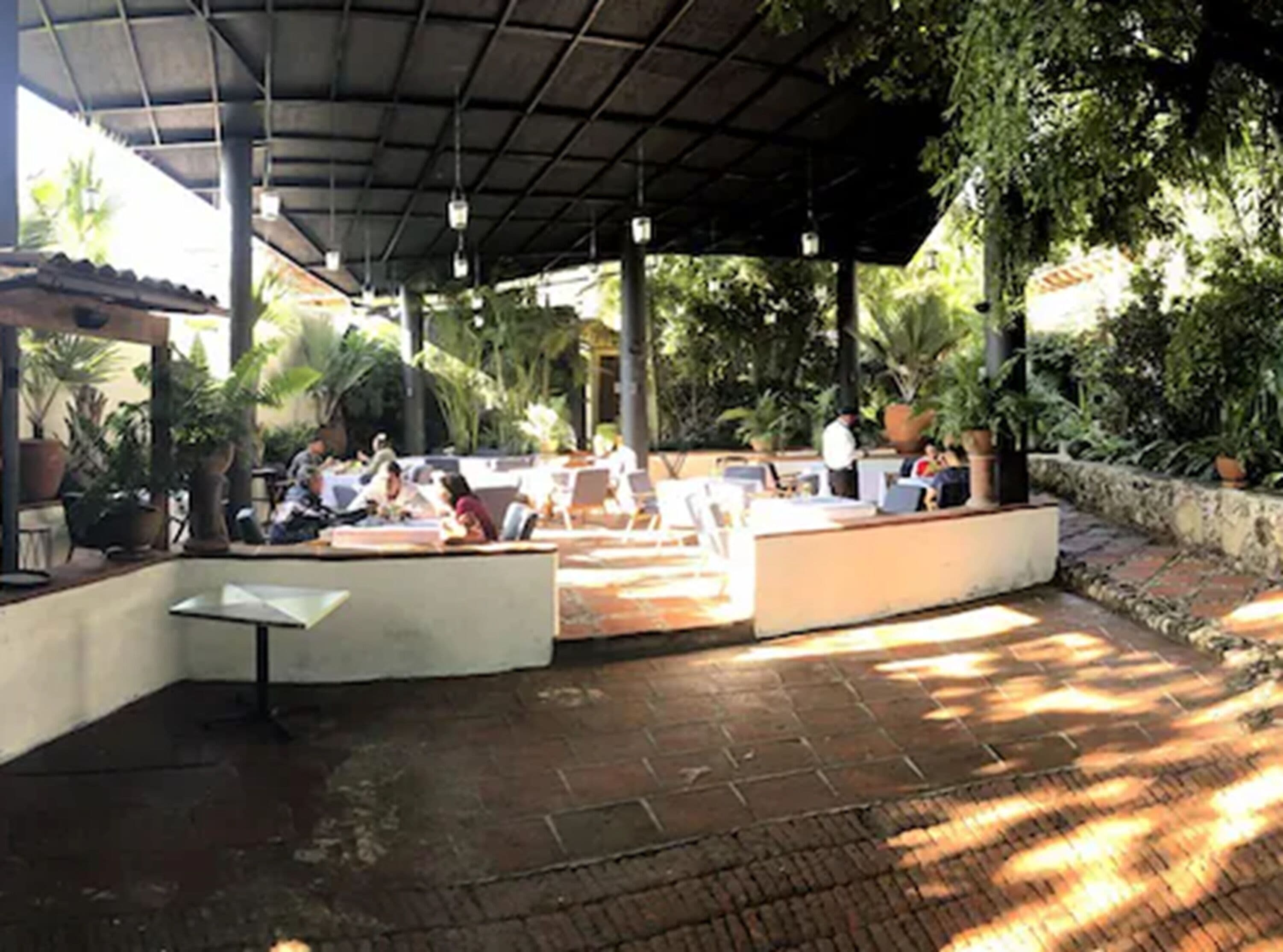 Desayuno a la carta (MXN 299 por persona) 