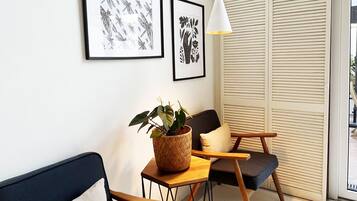 3 Suite Federica con Fuente y Vista a la Montaña - Pet Friendly | Ropa de cama de alta calidad, edredón, camas Select Comfort y minibar