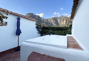 7 Suite SofĂa with jacuzzi and mountain view | Terrasse/Patio