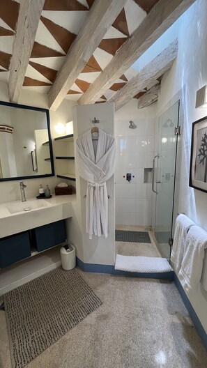 8 Suite Nicolás with jacuzzi and mountain view | Bathroom
