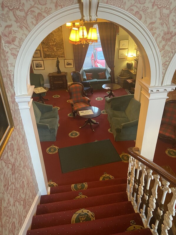 Sala de estar en el lobby