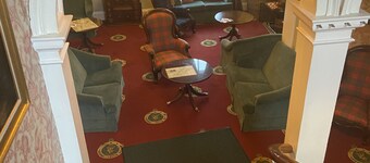 Lovat Arms Hotel