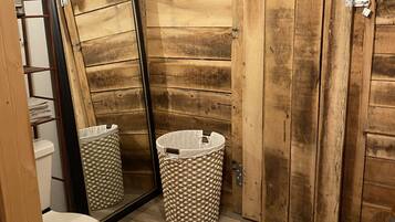 Combined shower/tub, hair dryer, towels, toilet paper