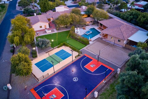 2 Homes in 1 l Pickleball l Speakeasy l Gym l Pool