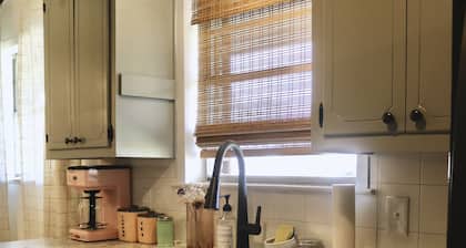 Recently updated home a few minutes from historic downtown Hico!