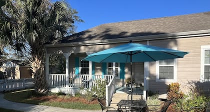 Historic 1890's house in Old Town BSL. Walking distance to BSL and the beach.