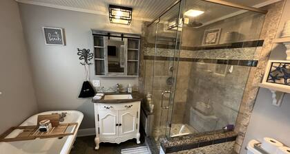 Historic 1890's house in Old Town BSL. Walking distance to BSL and the beach.