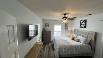 3 bedrooms, iron/ironing board, free WiFi, bed sheets